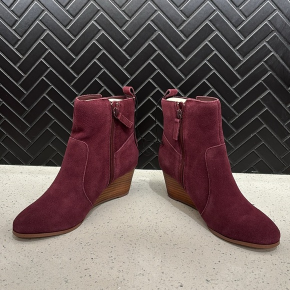 Violet & Red Leather Suede Burgundy Wedge Boot, Size 6 - Picture 3 of 6